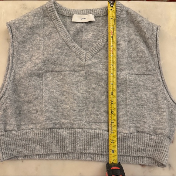LAST CALL Dunst Unisex Divide Gray Knit Vest - Picture 5 of 6